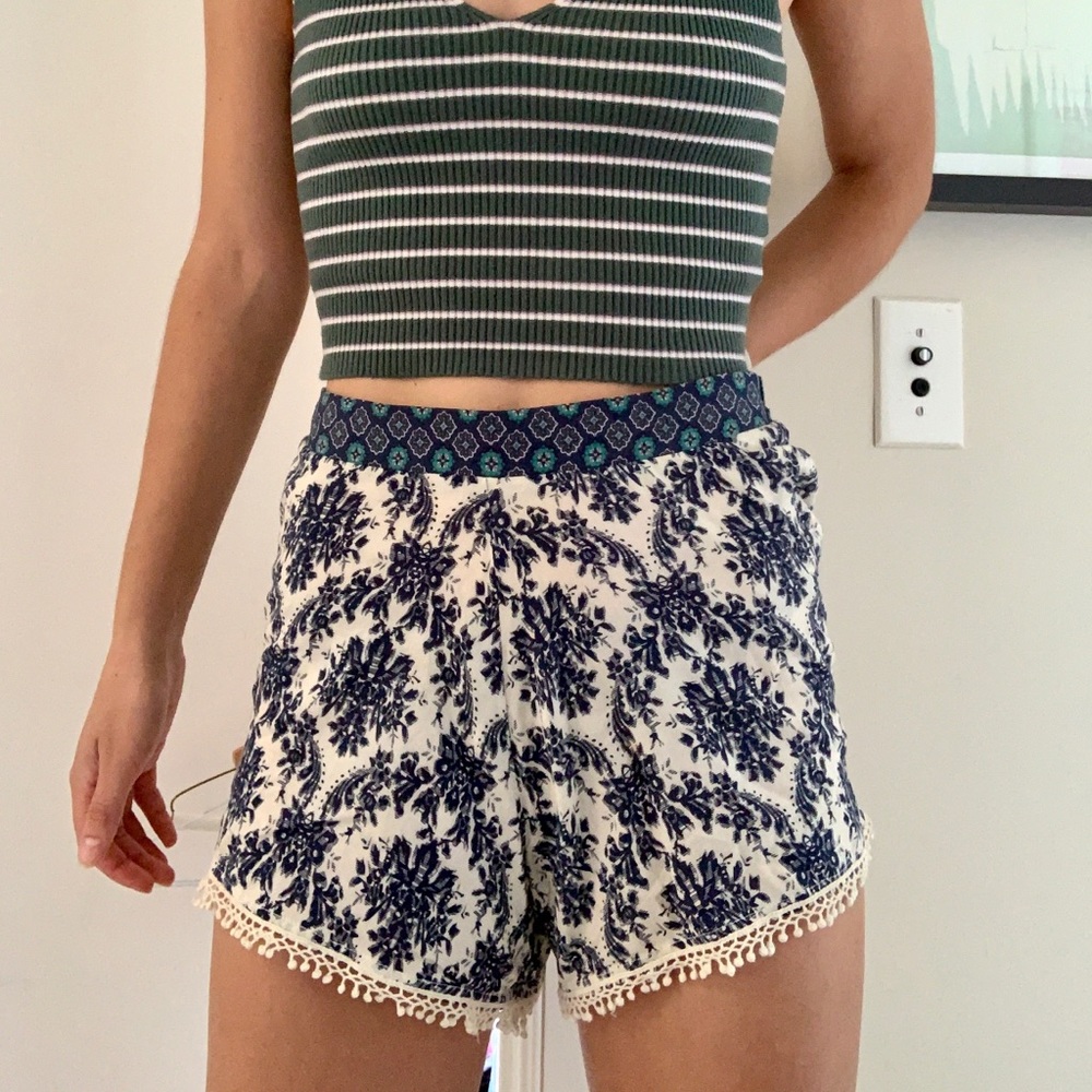 Light-weight flowy shorts